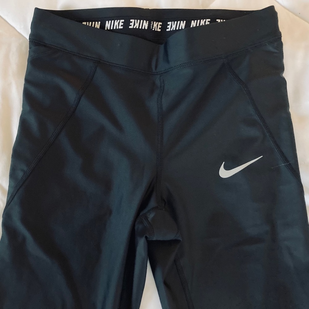 Mid-high rise Nike running leggings